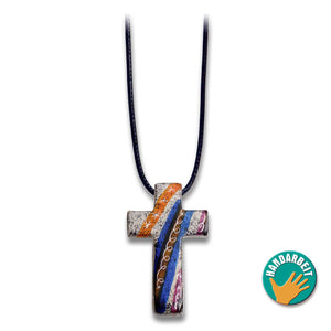 Halskette mit Kreuz-Anhänger aus Speckstein