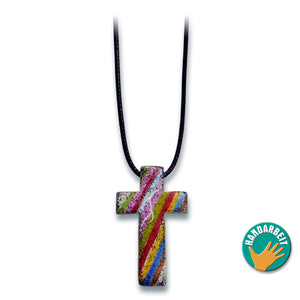 Halskette mit Kreuz-Anhänger aus Speckstein