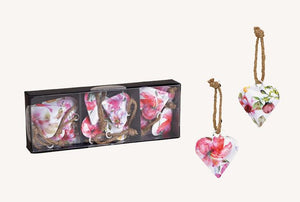 Anhänger für Deko Ast Herz aus Metall mit Vintage Blumen 5cm 55927