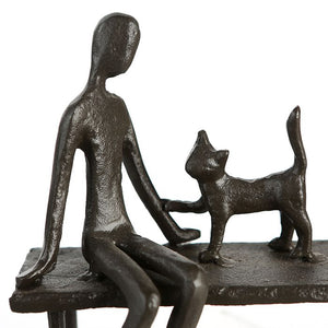 Skulptur Frau mit Katze Eisen, brüniert 12cm