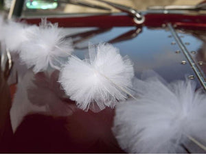 Tüllgirlande mit Pom-Pom-Bällen Deko z.B. für die Motorhaube weiß 3er