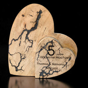 Liegendes Deko Herz Holz mit auffälliger Maserung geflammt 21cm