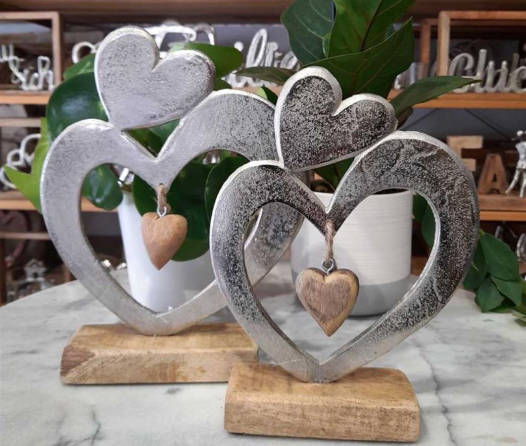 Holz Metall Deko silberne Herzen mit freischwingendem Holzherz 22cm