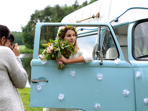Blumen in weiß mit silberner Perle Hochzeits- Autoschmuck 8er