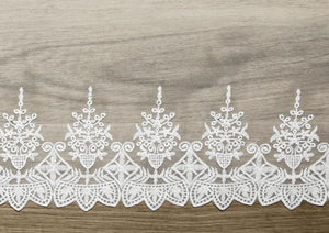 Tischläufer 45cm x 9m Ornamente aus Spitze
