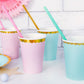 Pappbecher mit goldenem Rand, rosa
