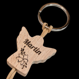 Personalisierter Schlüsselanhänger Holz Engel mit Lederband