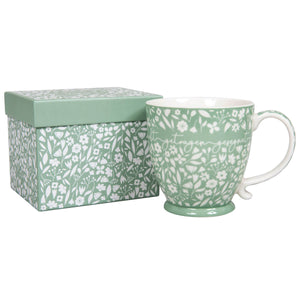 Tasse geliebt-getragen-gesegnet salbeigrün im Retrolook