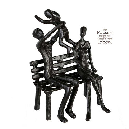 Design Skulptur "Familie auf Bank" 16cm aus Eisen brüniert