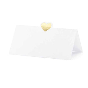 Tischkarten aus weißem Papier mit goldenem Metallherz