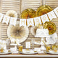 Servietten mit goldener Schrift "all you need is love"
