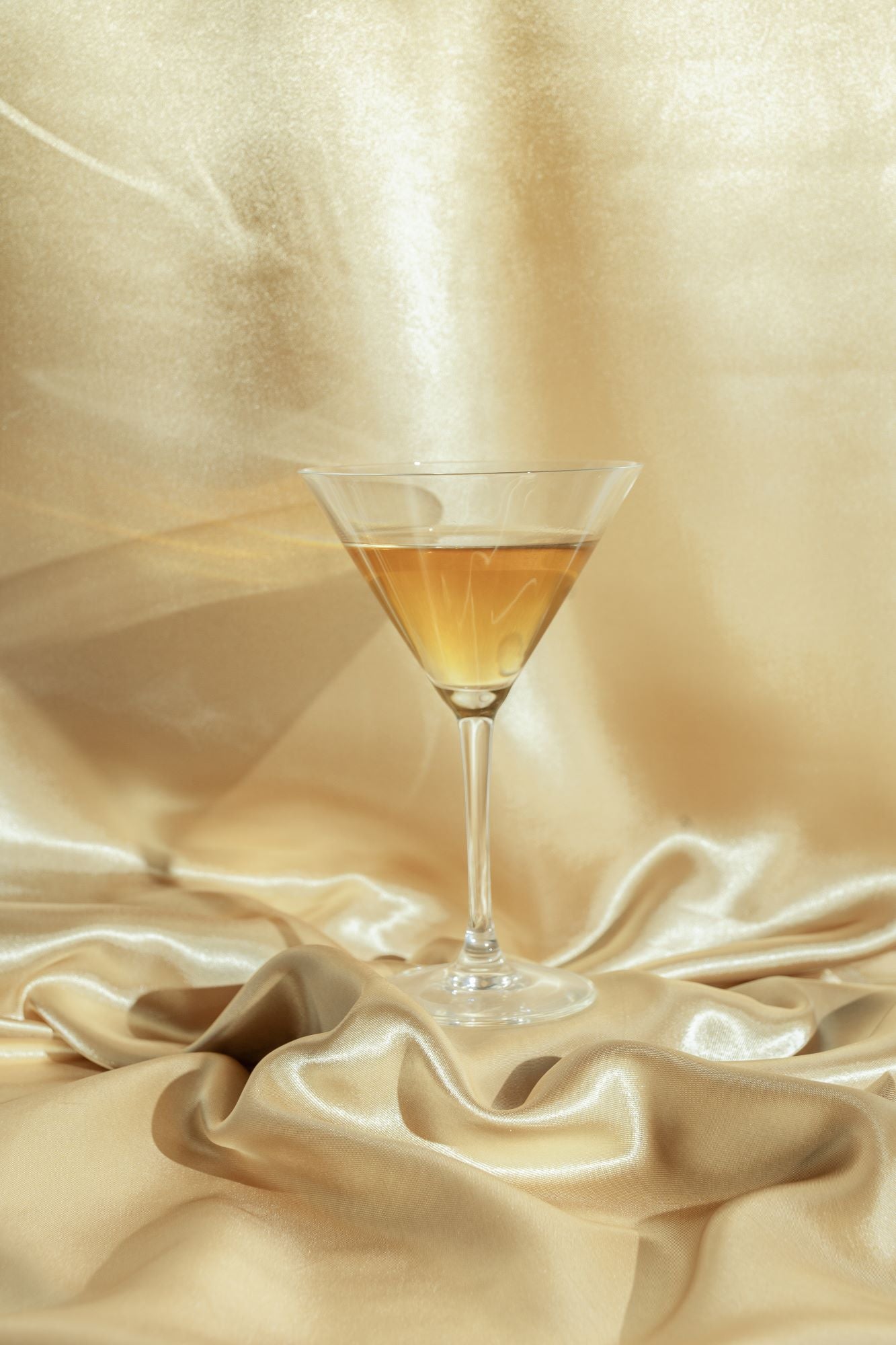 Satin Tischläufer 48 cm x 9 m gold