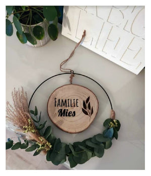 personalisierte Holzscheibe 18x18x2 cm als Geschenk zum Aufhängen