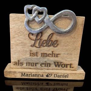 personalisierte Standbotschaft "Liebe ist mehr als nur ein Wort" mit Wunschgravur