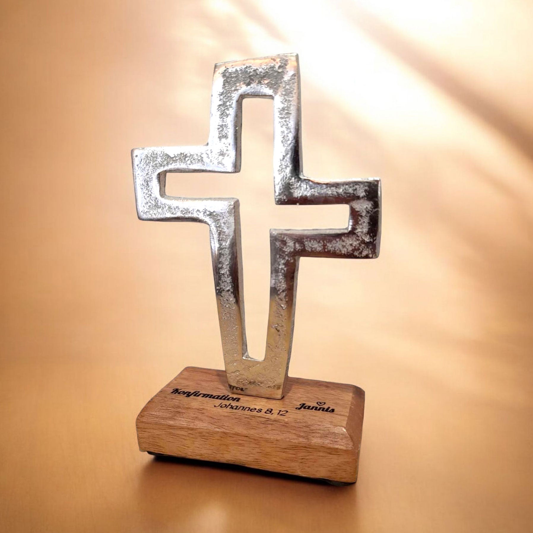 personalisiertes Kreuz 10x17x5 cm mit Wunschgravur