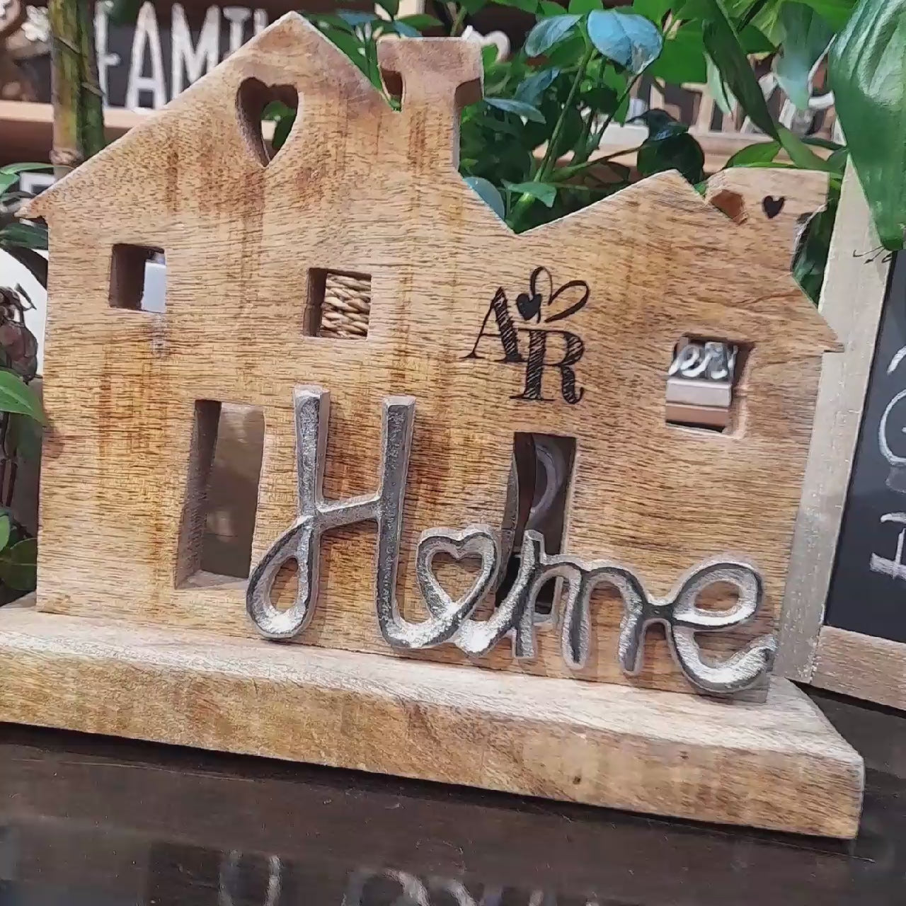 Holzhaus Schriftzug "Home" 24x21x7 cm mit Gravur personalisiertes geschenk