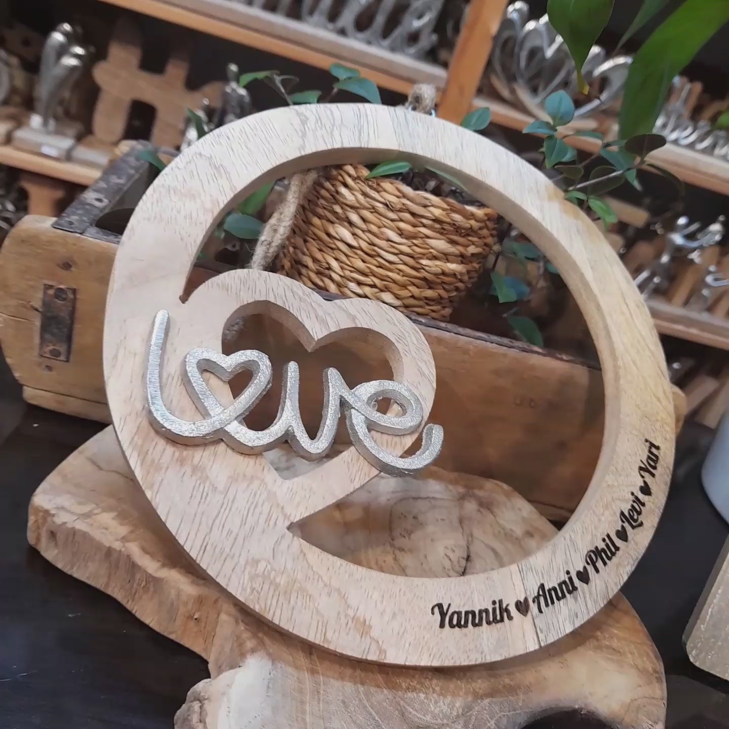 Wanddeko Holzkreis "Love" 22cm als Türschild oder Wanddeko mit Gravur