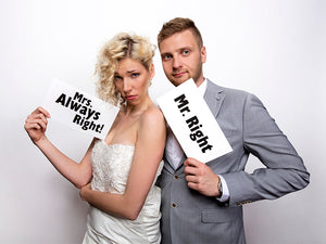 Foto-Requisite Lustige Karte "Mr. Right" und "Mrs. Always Right!"